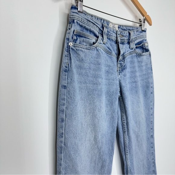Free People We The Free Button Fly Lighter Wash Straight Leg Jeans Size 26 - Picture 2 of 15